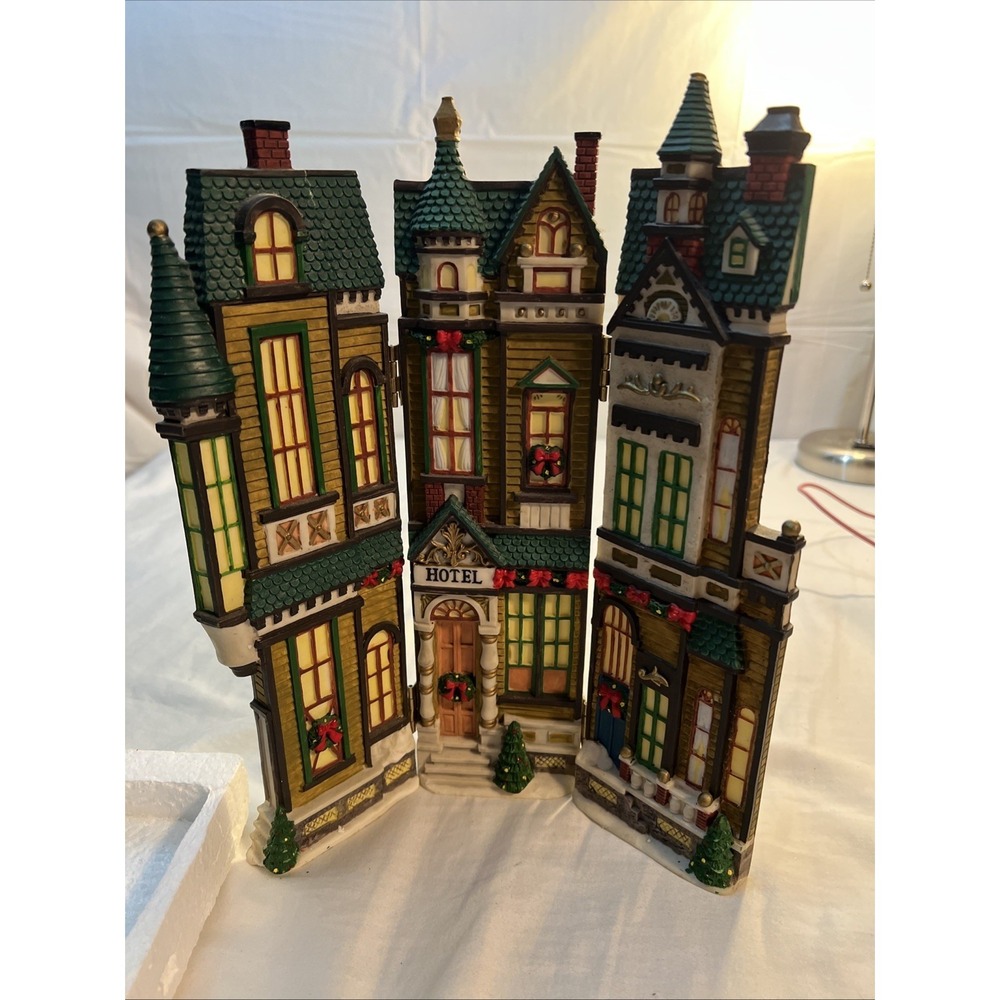 Santa's Workbench Collection Hotel